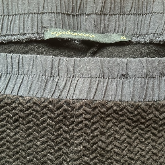 ANGELS NEVER DIE - Textured/ Layered/ Patch Work/ Grey/Black Leggings - XL - Picture 5 of 9